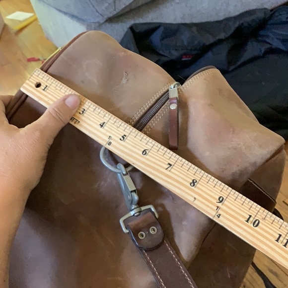 Roots Leather weekend bag. - Picture 8 of 8